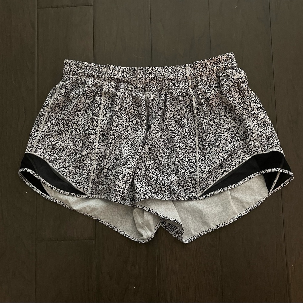 Lululemon Hotty Hot Short